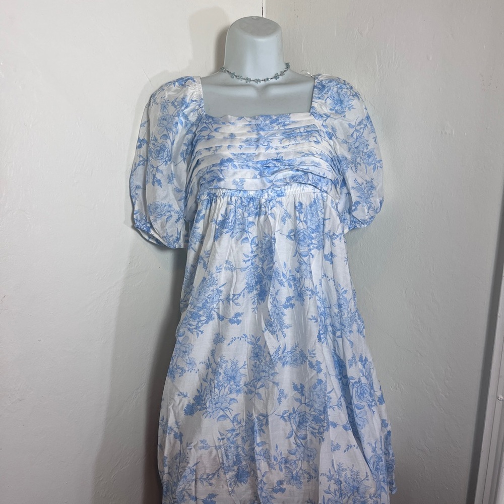 Sweet Wanderer Blue and White Floral Dress